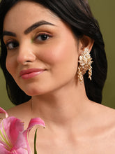 MAGNOLIA STUDS